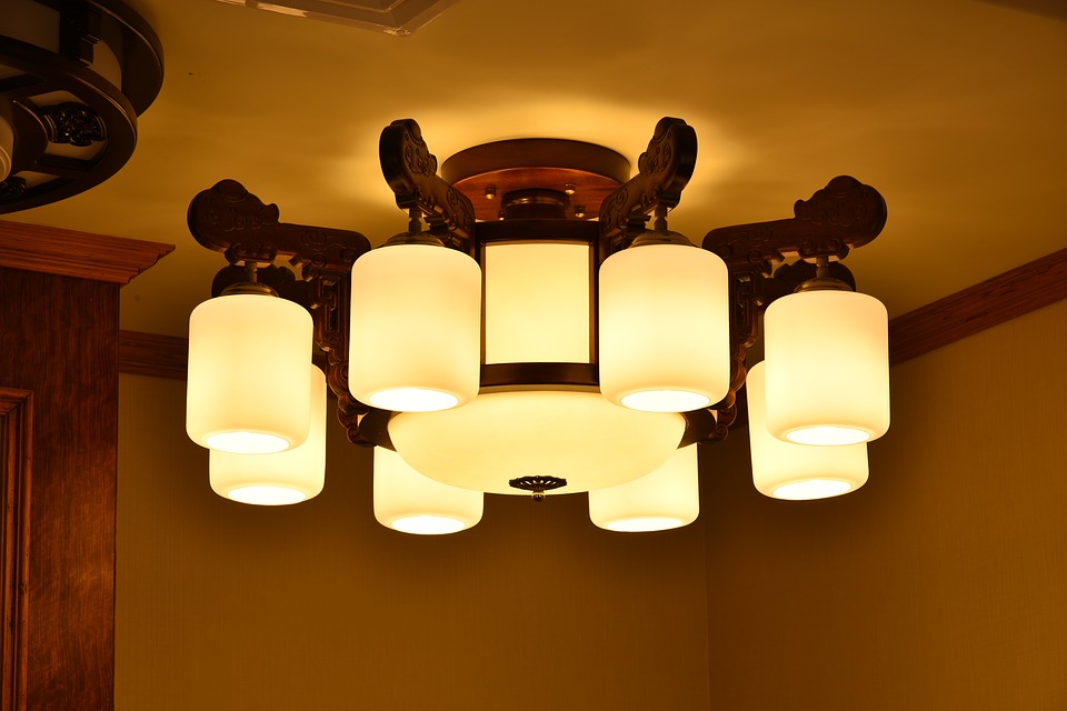 lampy oświetleniowe salonu