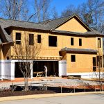 Budowa domu zimą i wybór wykonawcy