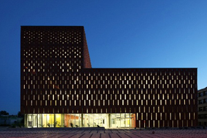 Centrum Informacji Naukowej i Biblioteki Akademickiej autorstwa HS99