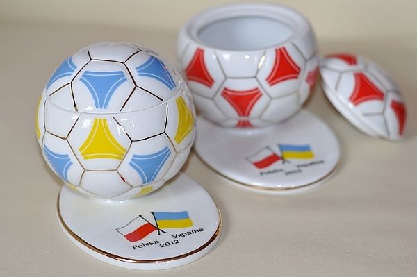 Porcelanowe piłki. Porcelana Ćmielów