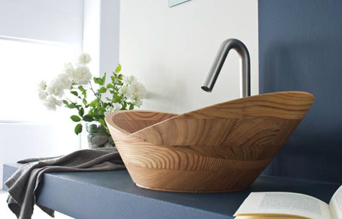 Drewniane umywalki. Fot. Francoceccotti