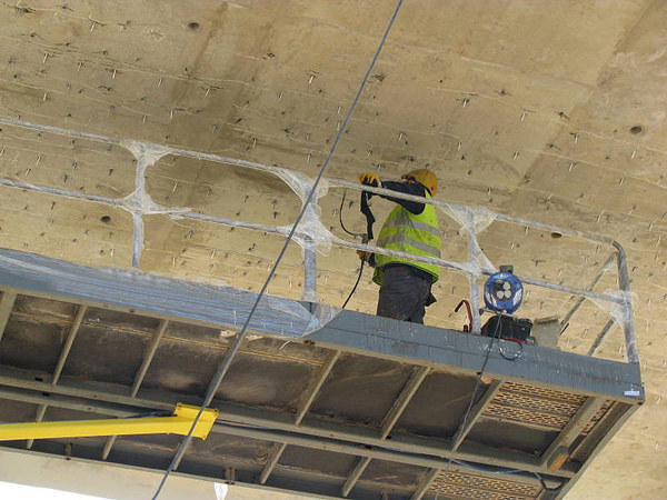 Jak uszczelnić pęknięcia w konstrukcjach z betonu?