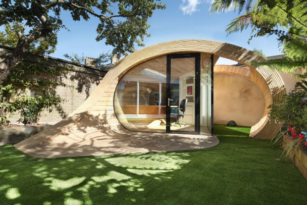 Rzeźbione biuro Rzeźbione biuro w drewnie