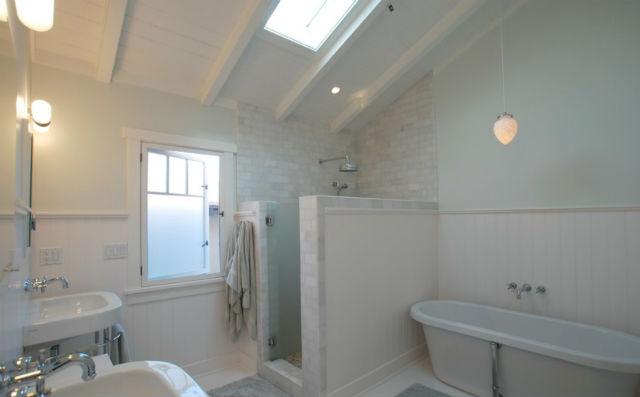 Prysznic we wnęce - praktyczny i oryginalny, fot.: Jeannette Architects 